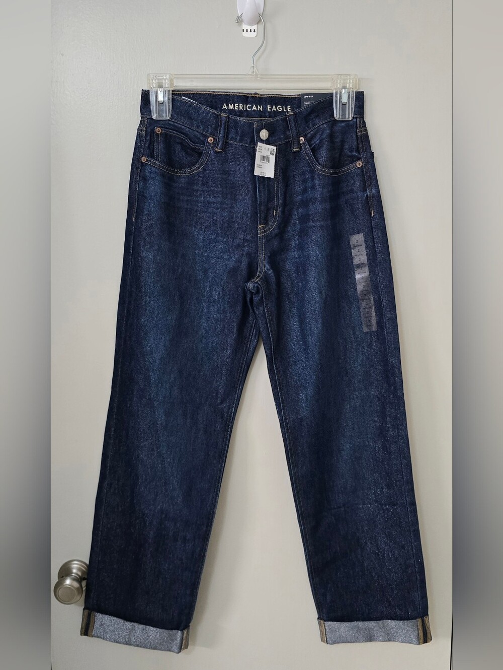 American Eagle Shimmer Ex-Boyfriend Low Rise  Jeans. 2 Standard / 26 W.  NWTS